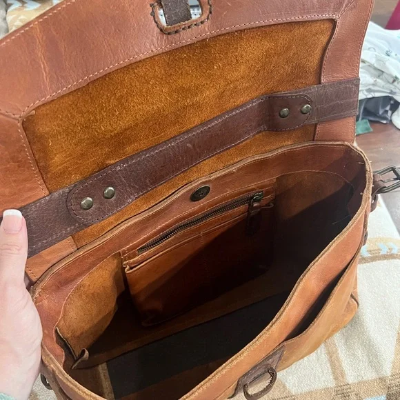 Will Leather Goods Messenger Bag - Picture 3 of 6